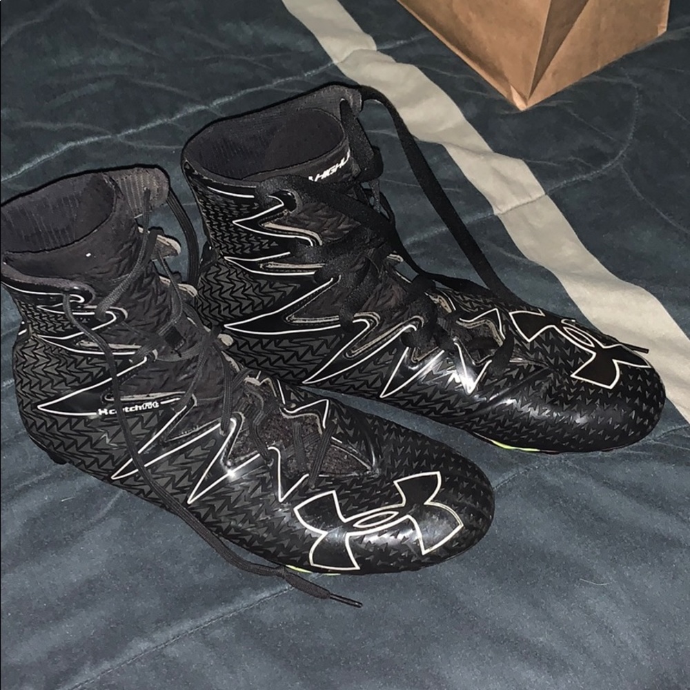 Under armor football cleats